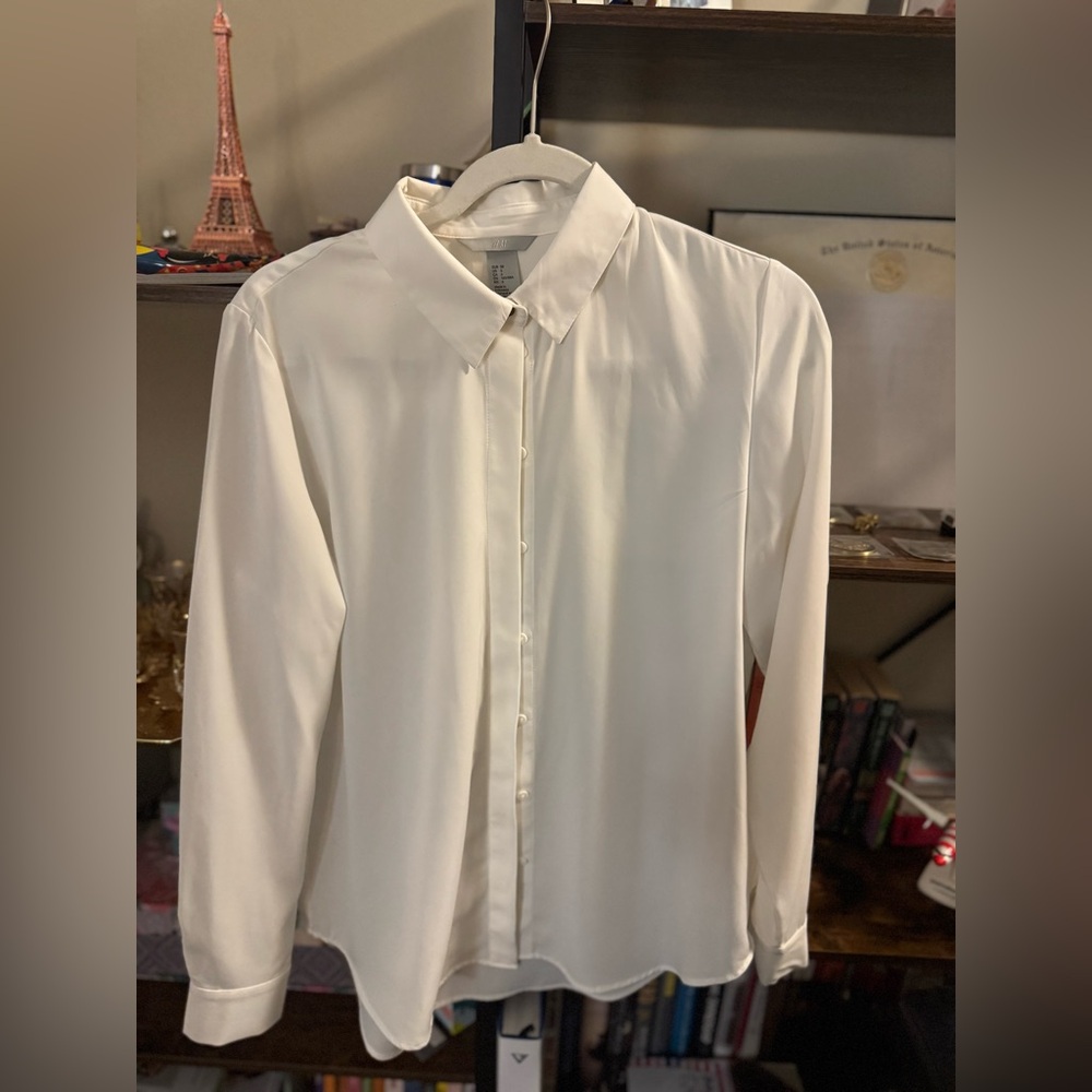 H&M white button up shirt